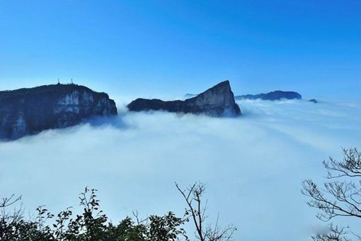 天門(mén)山頂云海.jpg