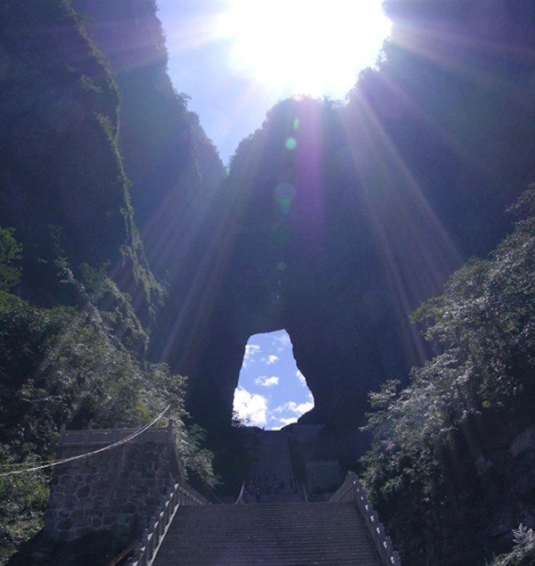 天門(mén)山天門(mén)洞.jpg