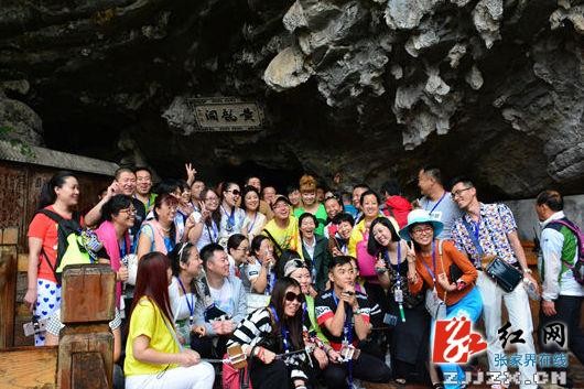 “排隊(duì)不超過(guò)半小時(shí)”，黃龍洞景區(qū)踐諾一周年回頭看